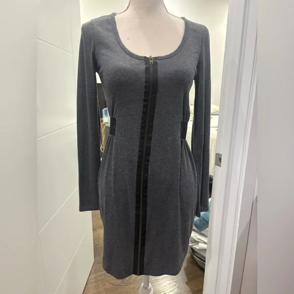 RARE Barami Sz S  Y2K gray, long-sleeve, zip-front dress with contrast Sides. - Picture 7 of 10